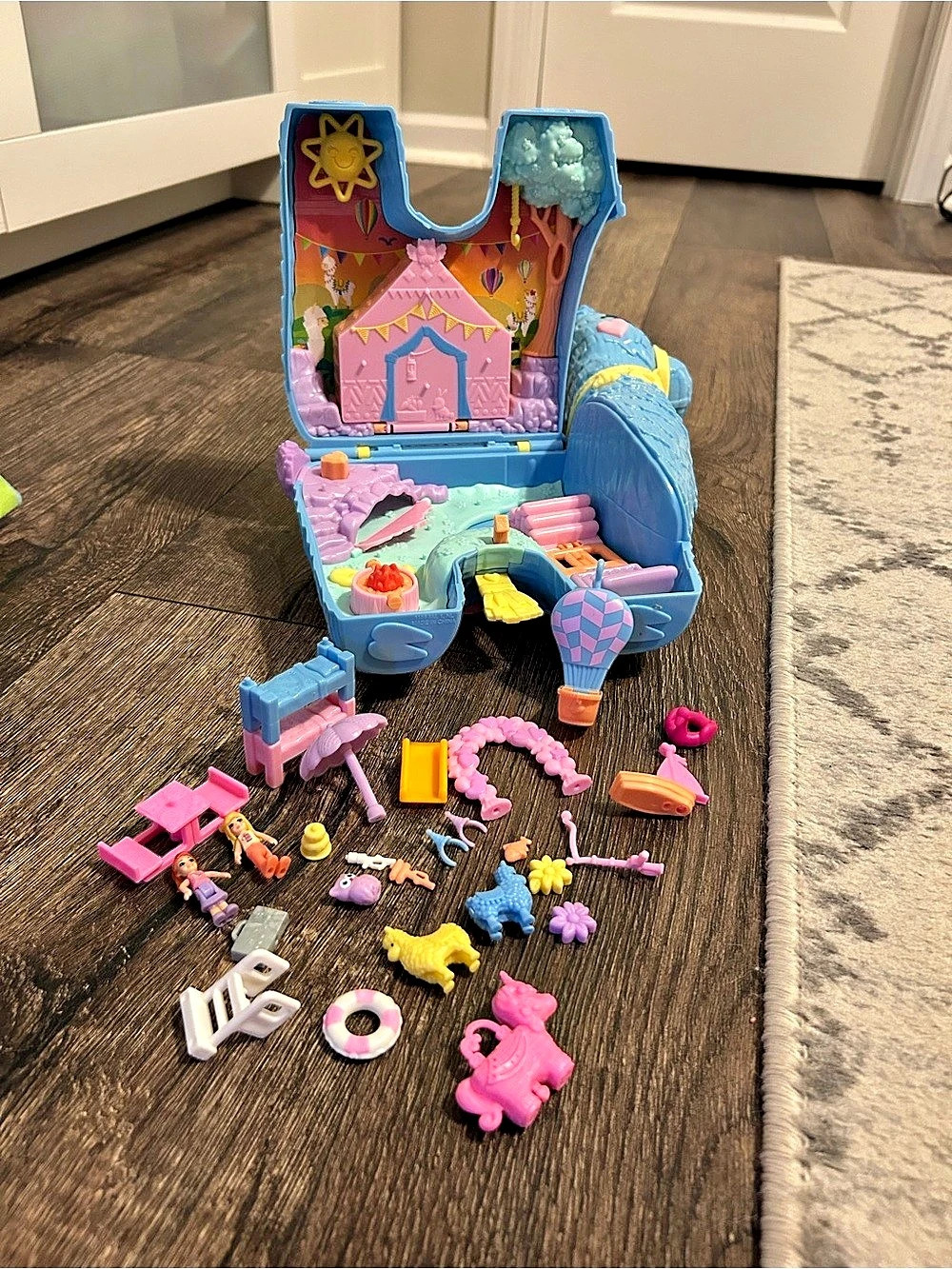 Mattel Polly Pocket Party Llama Piñata Playset Blue & Pink
